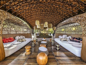 2 bars/lounges, poolside bar