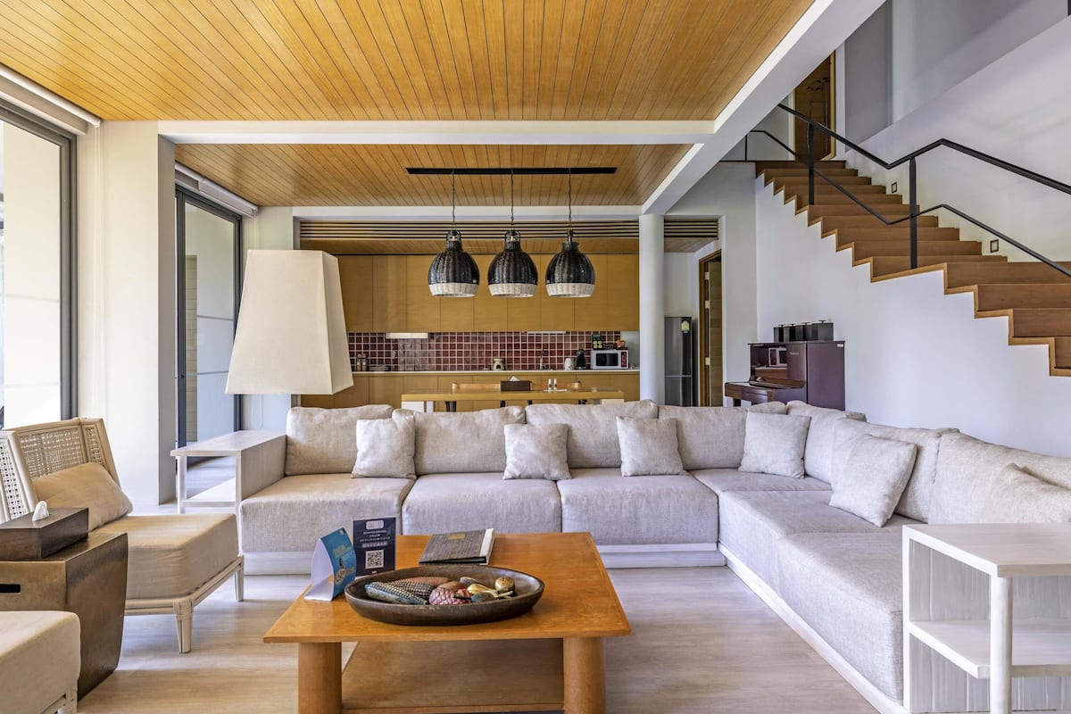 Villa présidentielle, 1 lit double, piscine privée | Minibar, coffre-fort, décor unique, ameublement unique