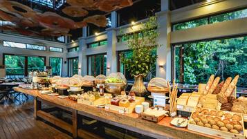 Frukostbuffé varje dag (THB 683 per person)