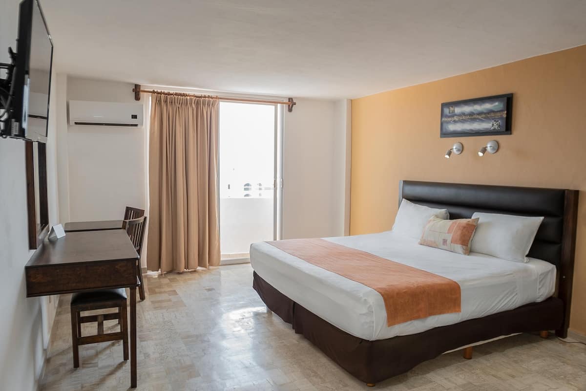1 chambre, coffres-forts dans les chambres, bureau