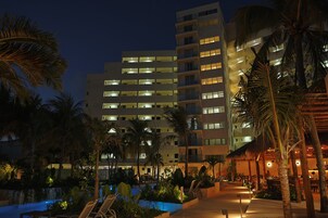 Se sirven desayunos, almuerzos y cenas; cocina internacional