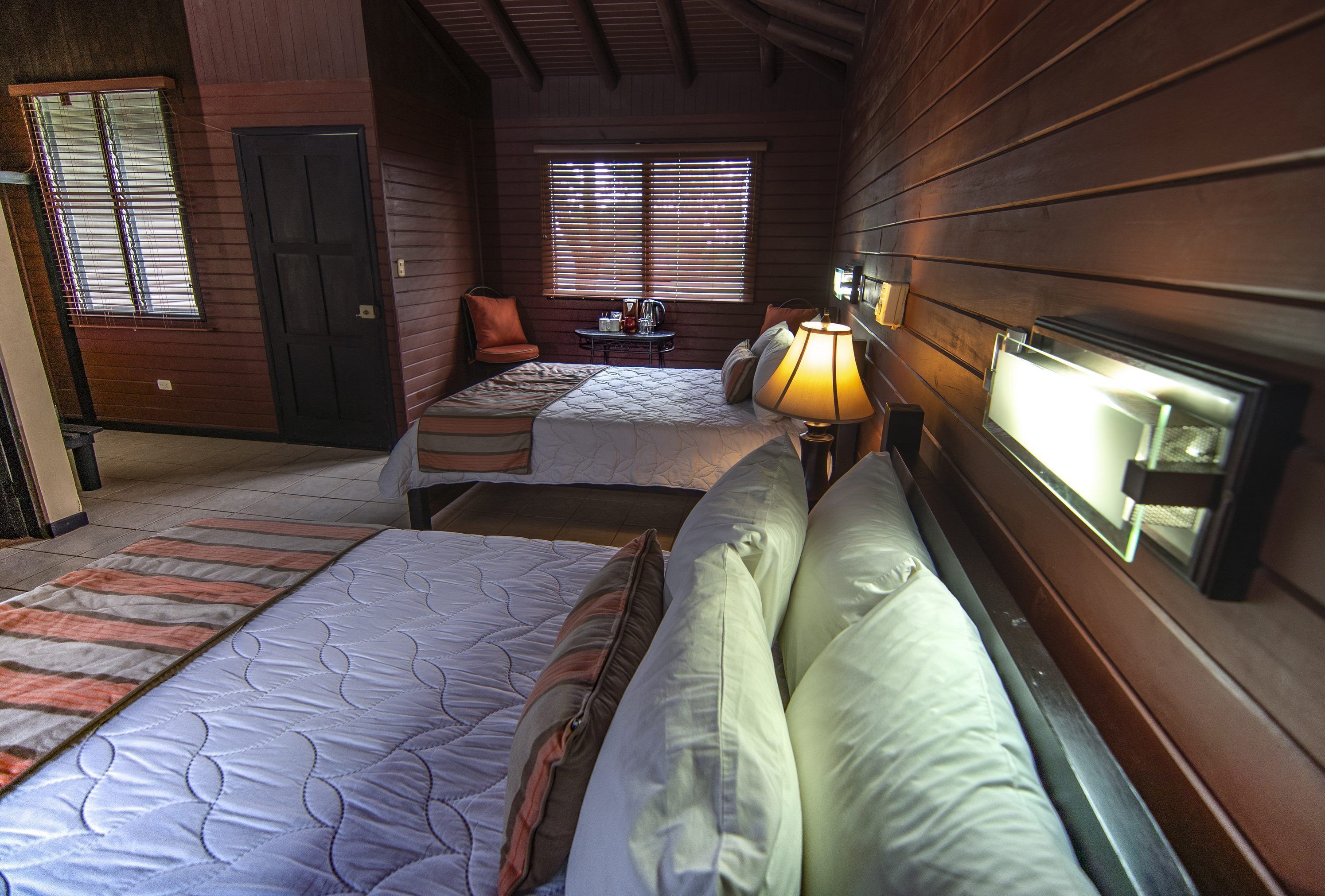 lake room | 1 bedroom, in-room safe, desk, free wifi