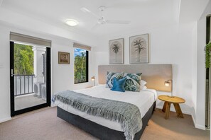 Standard Apartment, 2 Bedrooms | Individually decorated, individually furnished, blackout drapes - Elysium Apartments (Palm Cove)