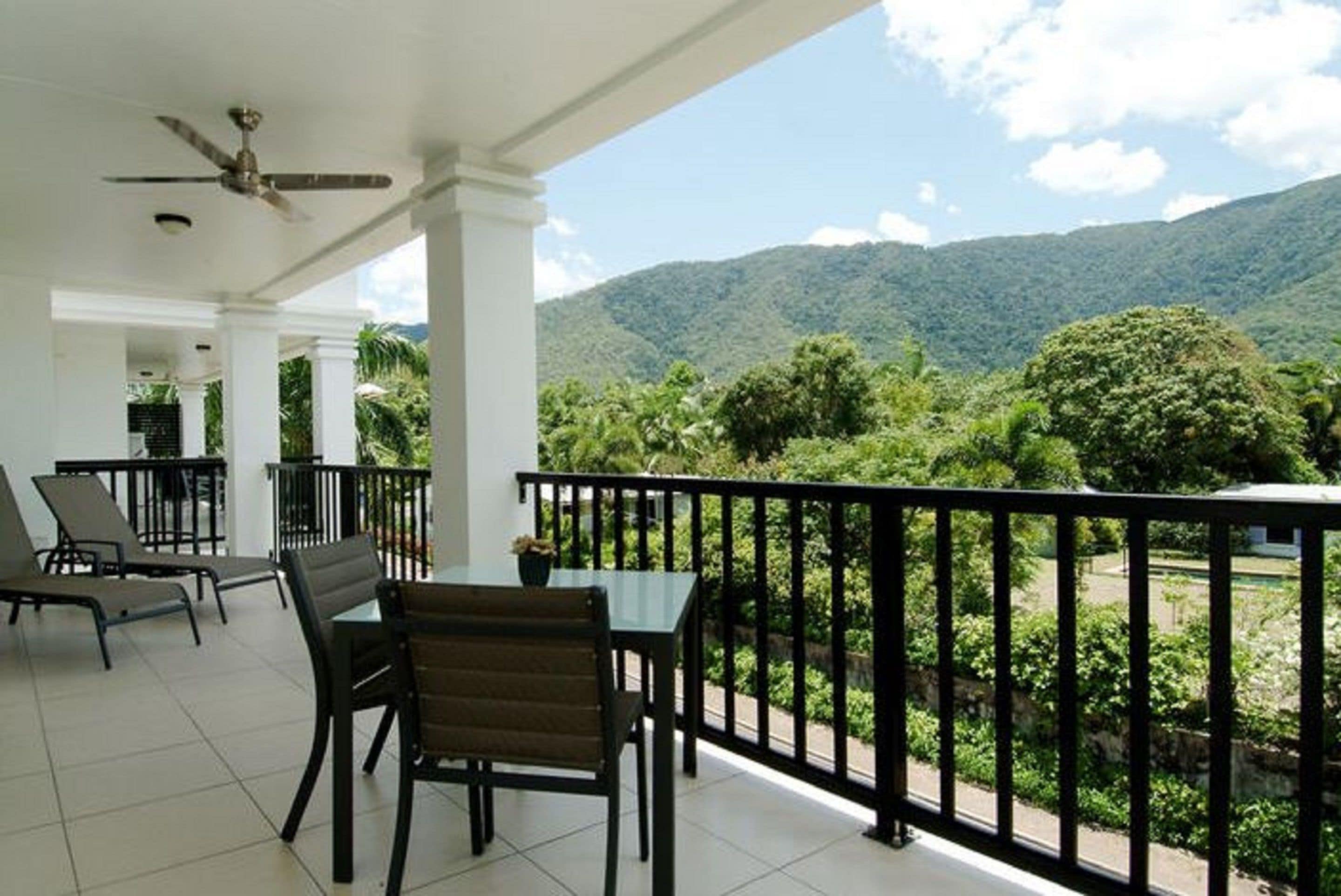 standard apartment, 2 bedrooms | individually decorated, individually furnished, blackout curtains