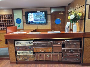 Reception - The Liner Hotel (Liverpool)