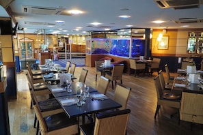Lunch and dinner served - The Liner Hotel (Liverpool)
