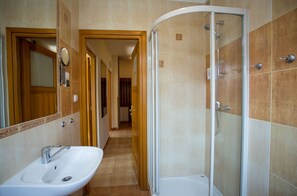 Bathroom - Kazimierz's Secret Apartments (Kraków)