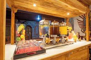 Daily local cuisine breakfast for a fee - Wina Holiday Villa (Kuta)