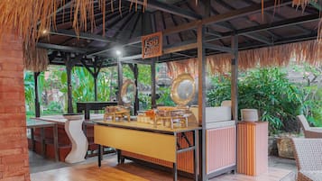 Daily local cuisine breakfast (IDR 100000 per person)