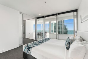 In-room safe, individually decorated, individually furnished - Q1 Resort & Spa (Surfers Paradise)