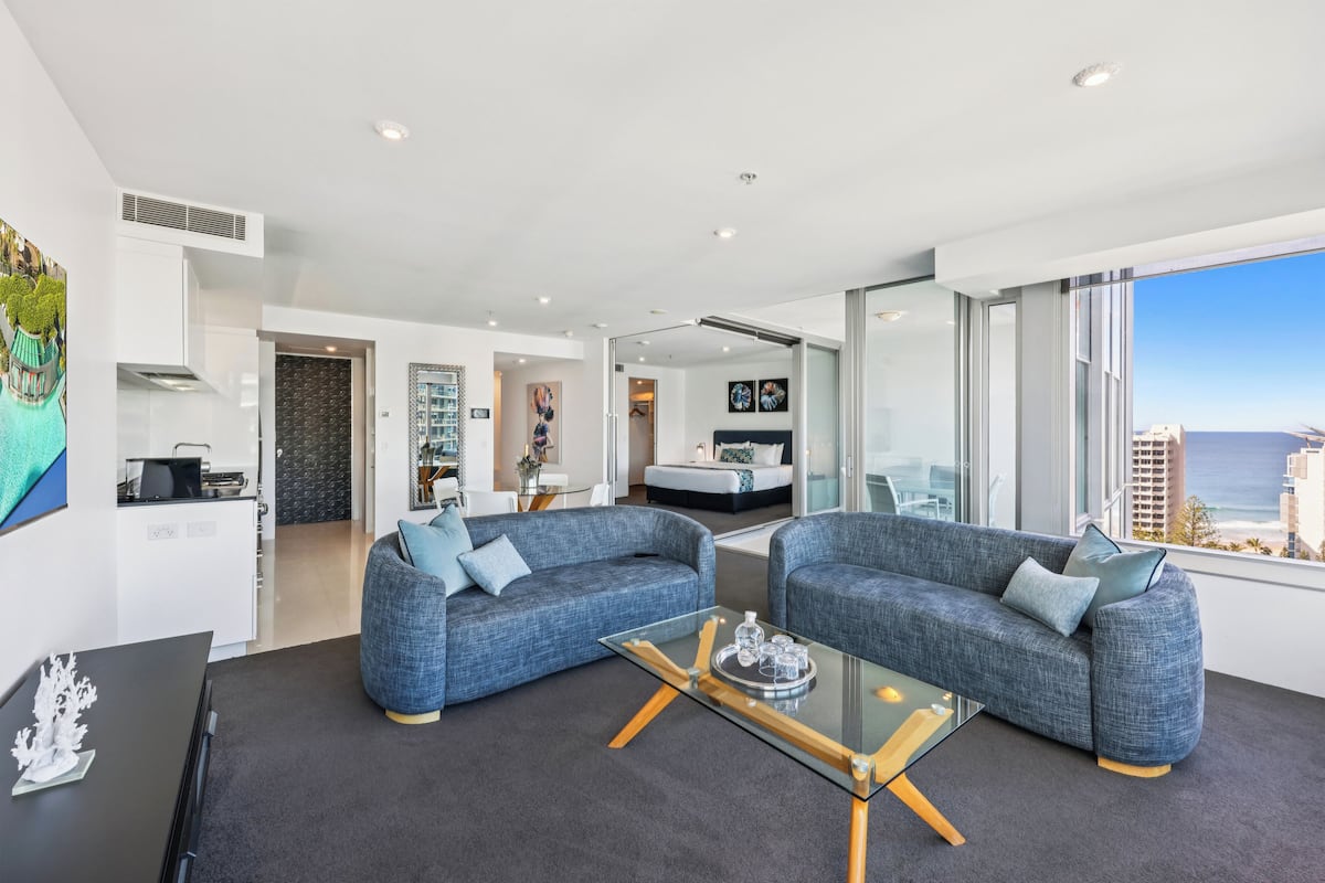 1-Bedroom Spa Family Apartment | Living area