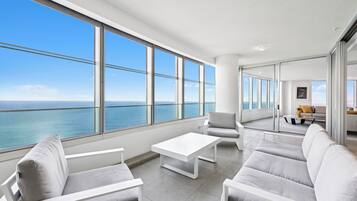 Superior Penthouse, 4 Bedrooms, Bathtub, Ocean View | Terrace/patio