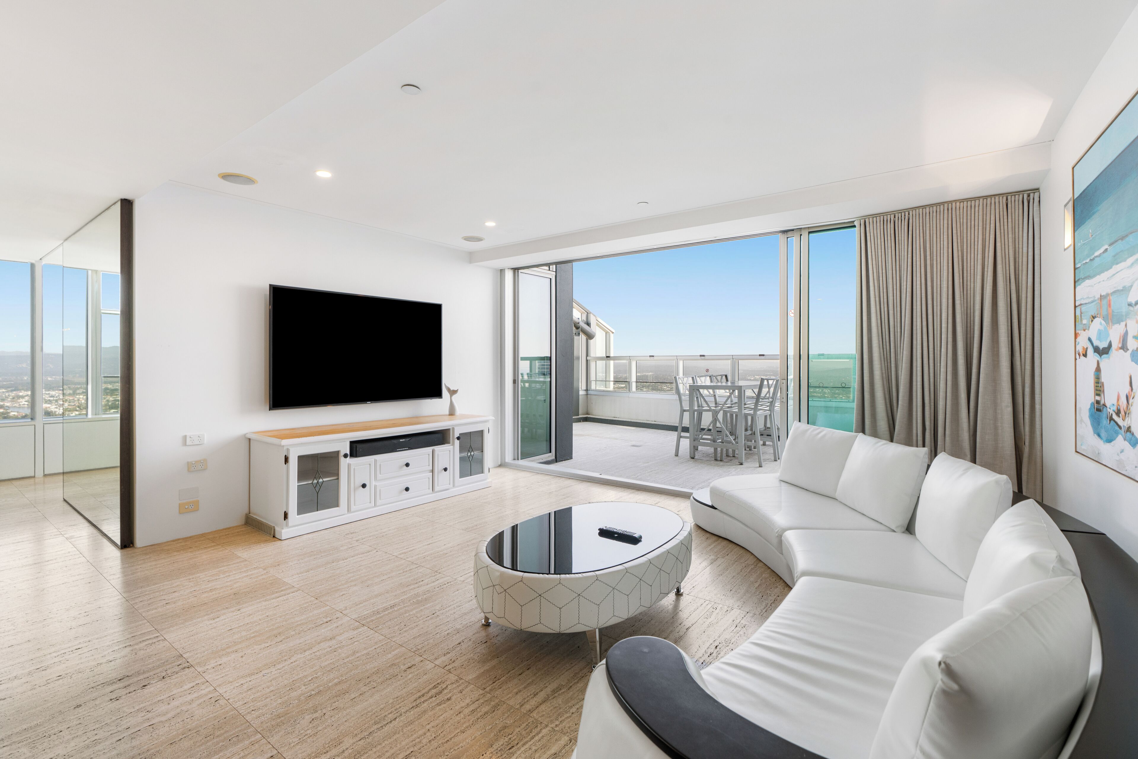 套房, 3 間臥室 (Celebrity Suite) | 客廳 | 48 吋LCD  電視連有線電視頻道、電視、DVD 播放機