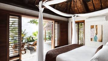Beachfront Pool Villa | Hypo-allergenic bedding, minibar, in-room safe, individually decorated