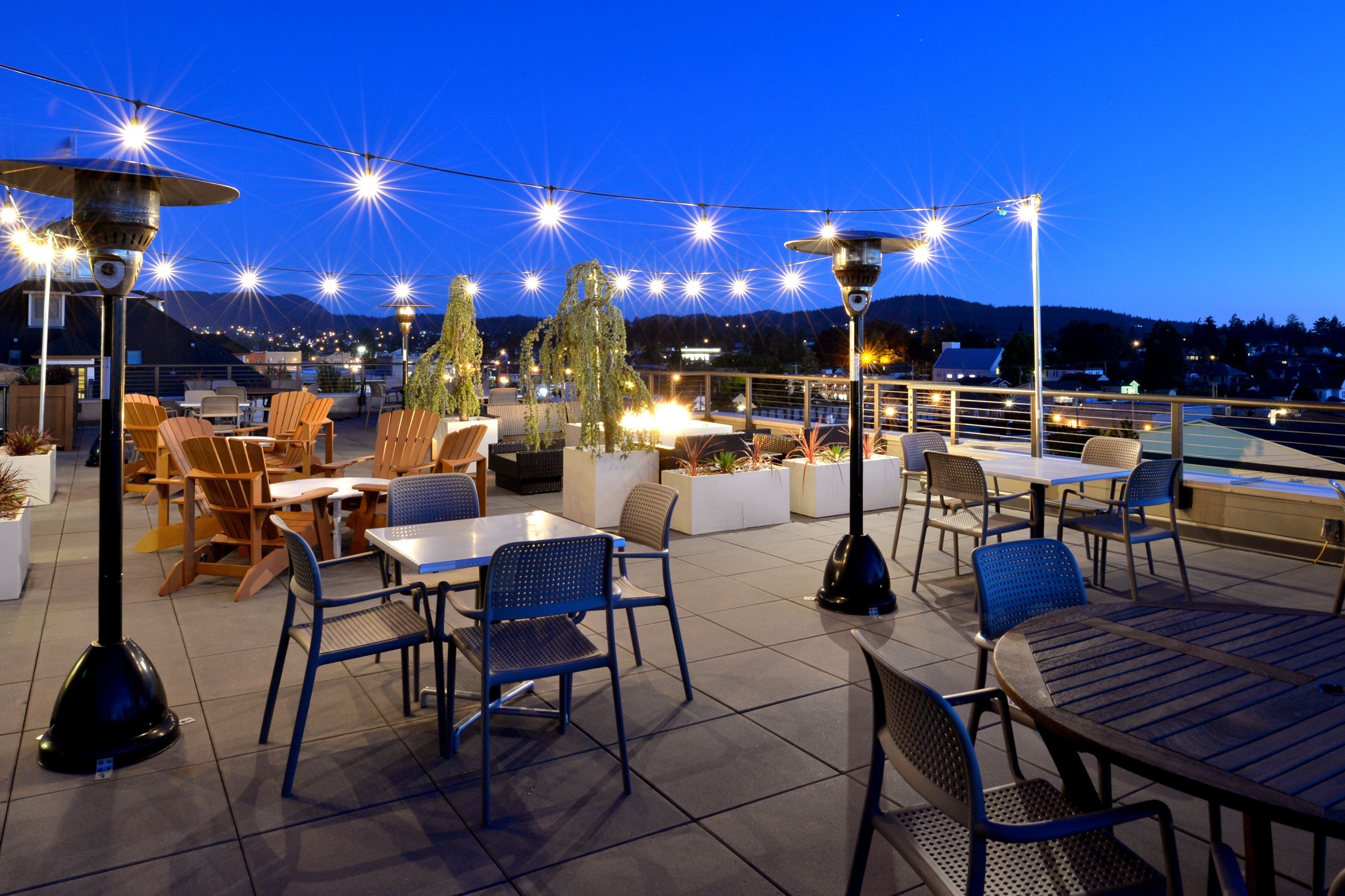 breakfast, lunch, dinner served; american cuisine