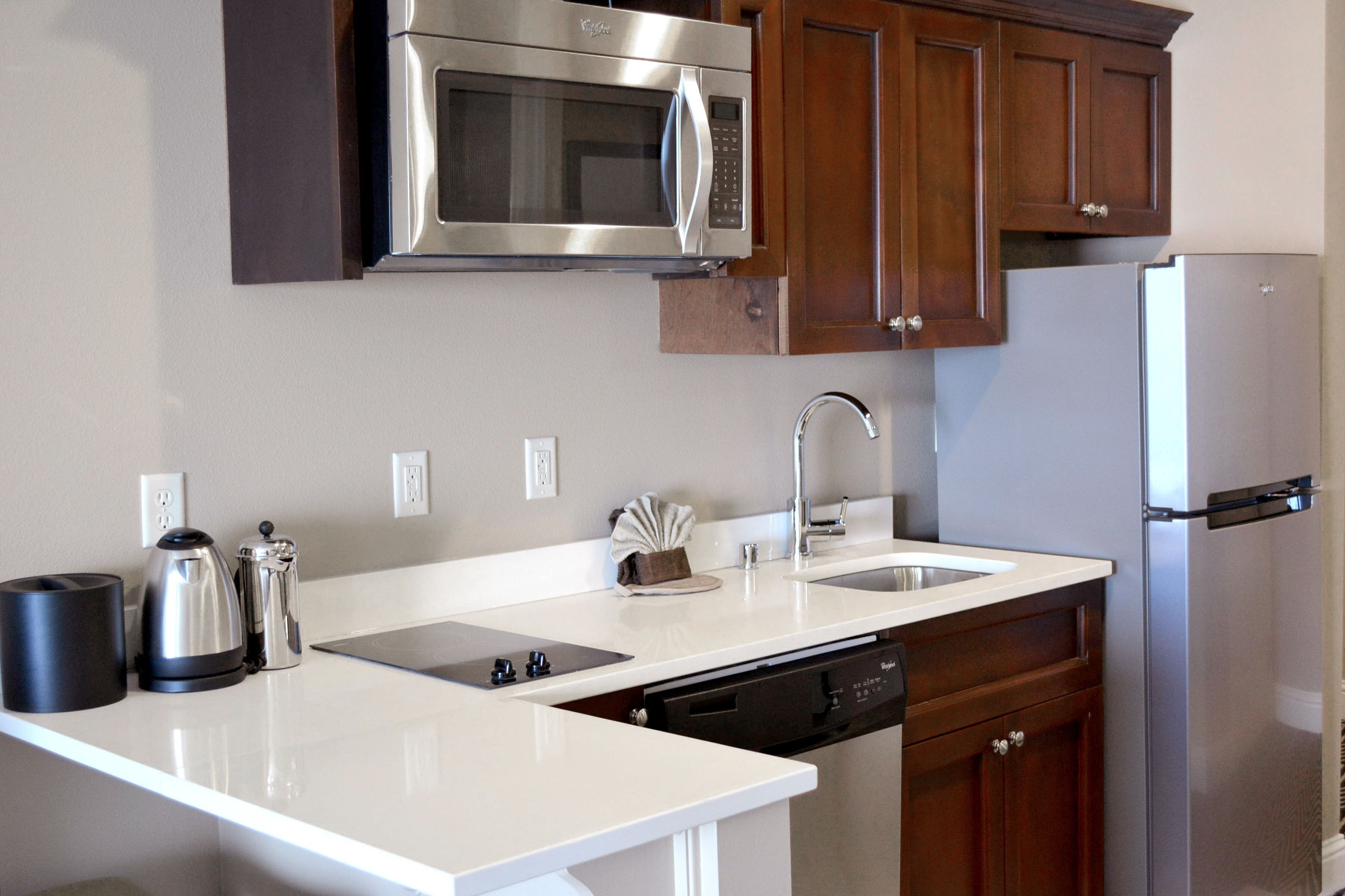 premium bedding, minibar, desk, laptop workspace