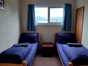 Free WiFi, bed sheets - Broadford Youth Hostel (Strath)