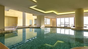 室內泳池、季節性室外泳池
