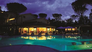 Indoor pool, seasonal outdoor pool