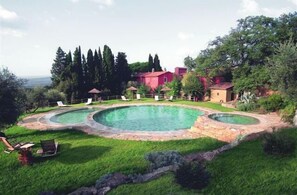 Seasonal outdoor pool, a waterfall pool, pool umbrellas, sun loungers - Tenuta Col Di Sasso (Scarlino)