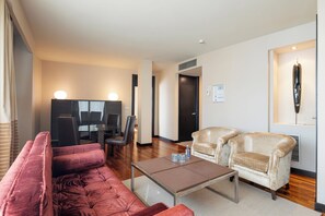 Deluxe Room | Minibar, in-room safe, desk, soundproofing - Hotel Attica21 Coruña (A Coruña)