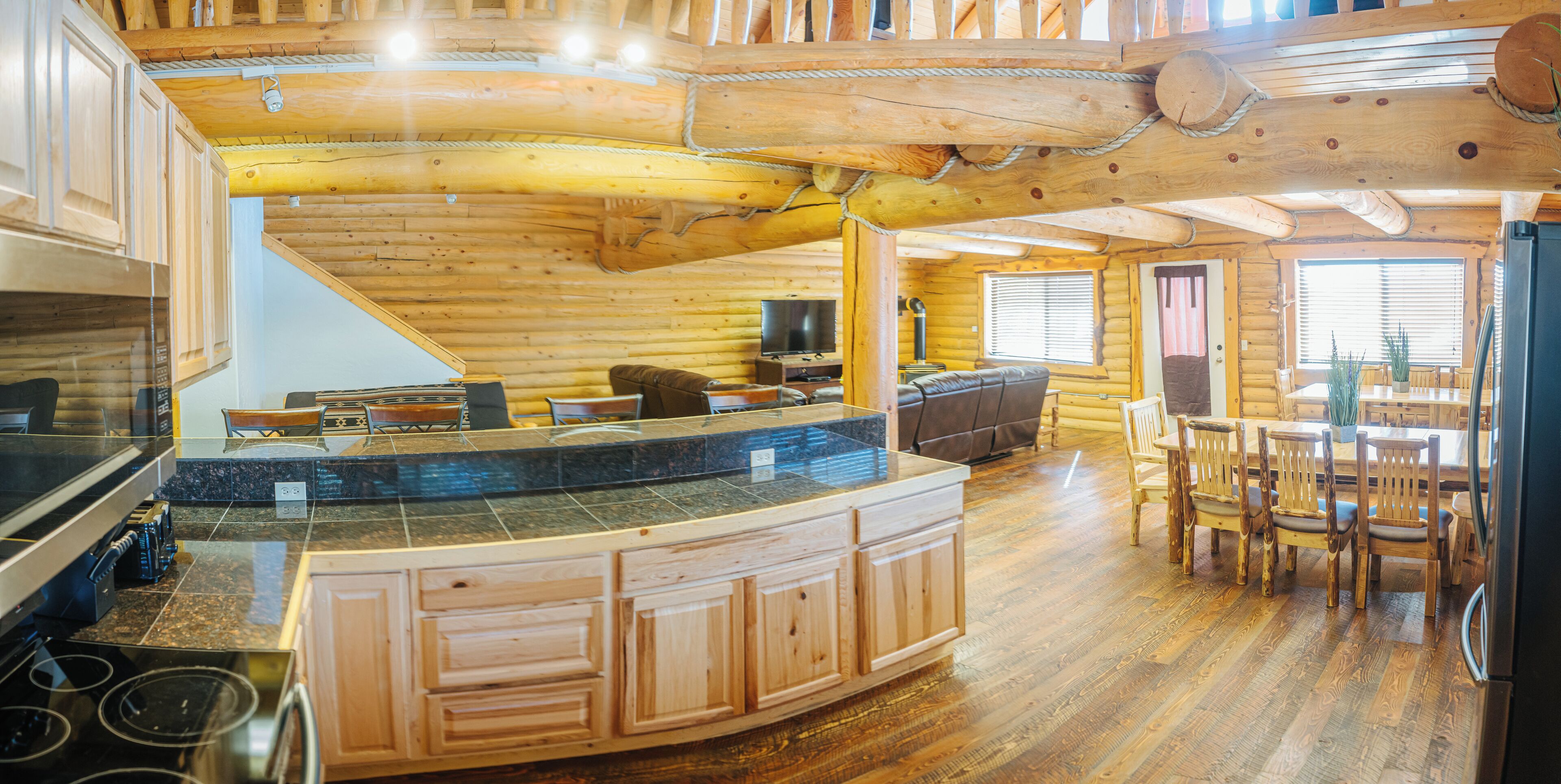 Family Cabin, 3 Bedrooms | Private kitchen