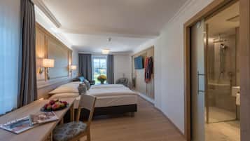 Cunas, camas extra, wifi gratis y ropa de cama