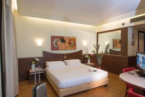 Down duvets, minibar, in-room safe, individually furnished - AS Hotel Cambiago (Cambiago)