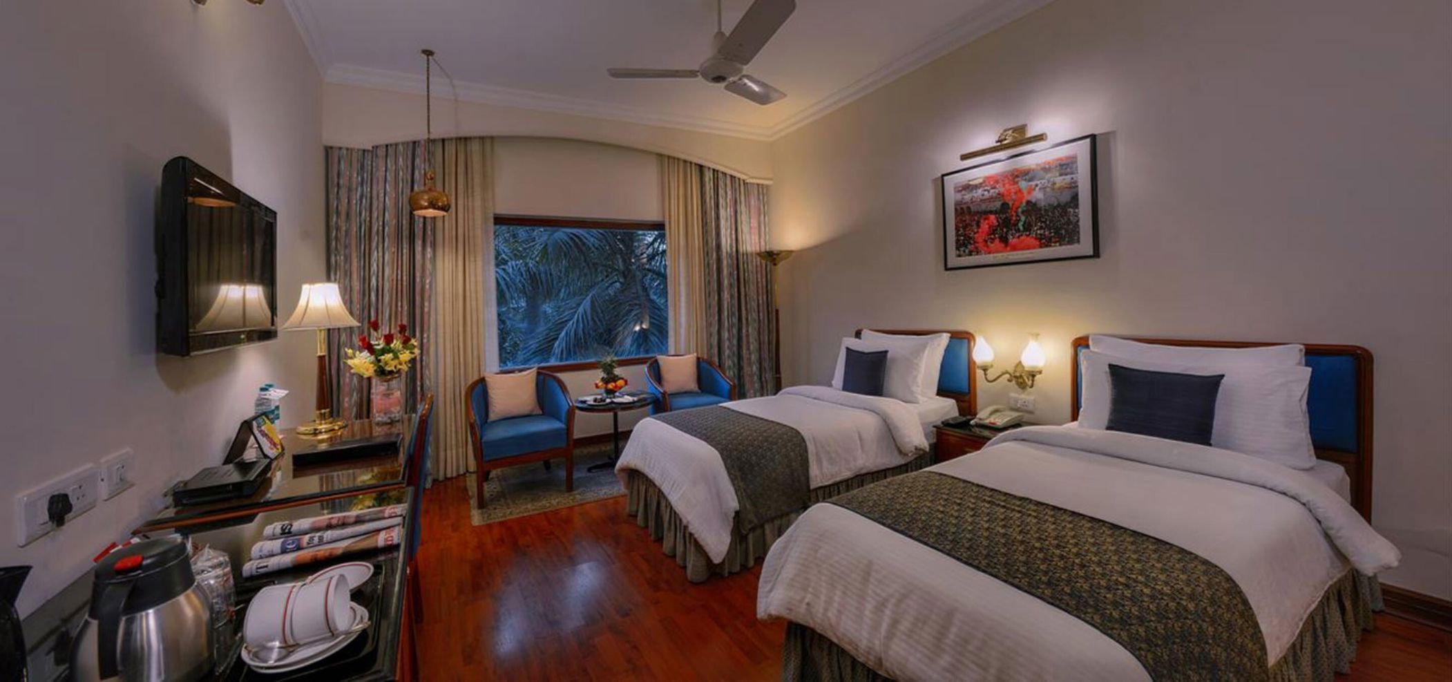 客房内保险箱、办公桌、隔音、熨斗/熨板