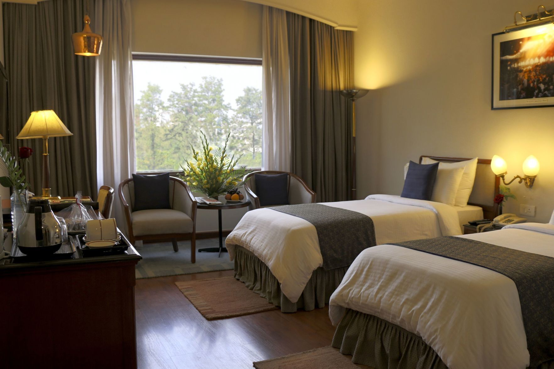 客房内保险箱、办公桌、隔音、熨斗/熨板