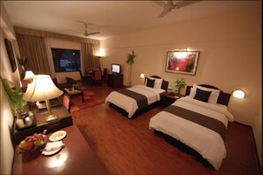 Executive Room | In-room safe, desk, soundproofing, iron/ironing board