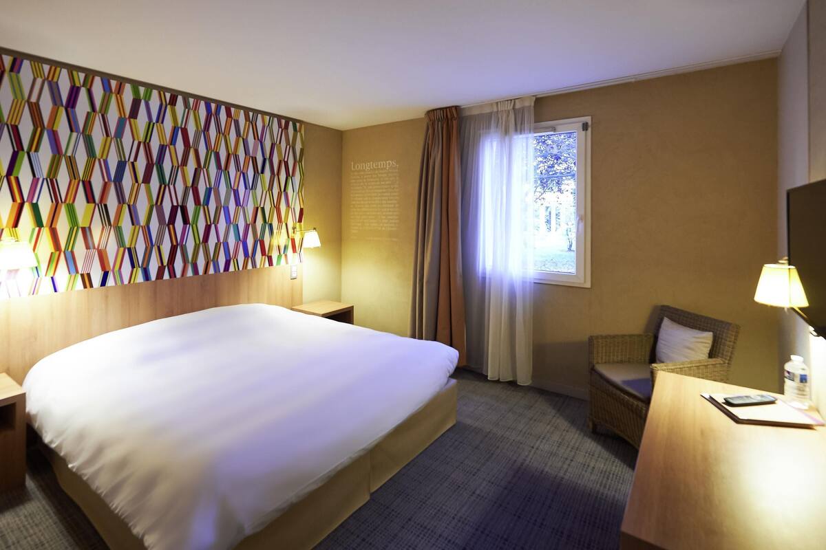 standard room, 1 double bed | 1 bedroom, premium bedding, in-room safe, desk