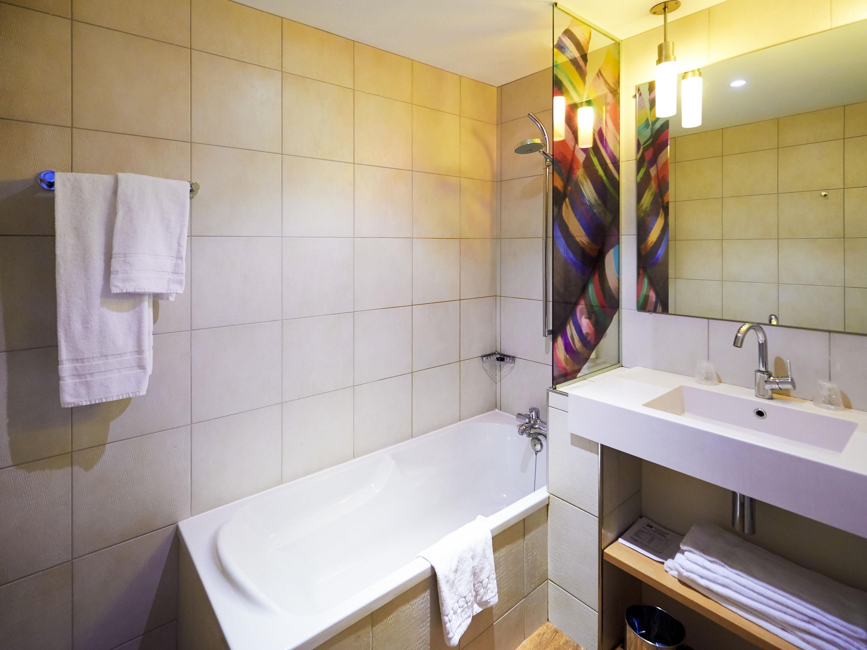 standard room, 1 double bed | 1 bedroom, premium bedding, in-room safe, desk