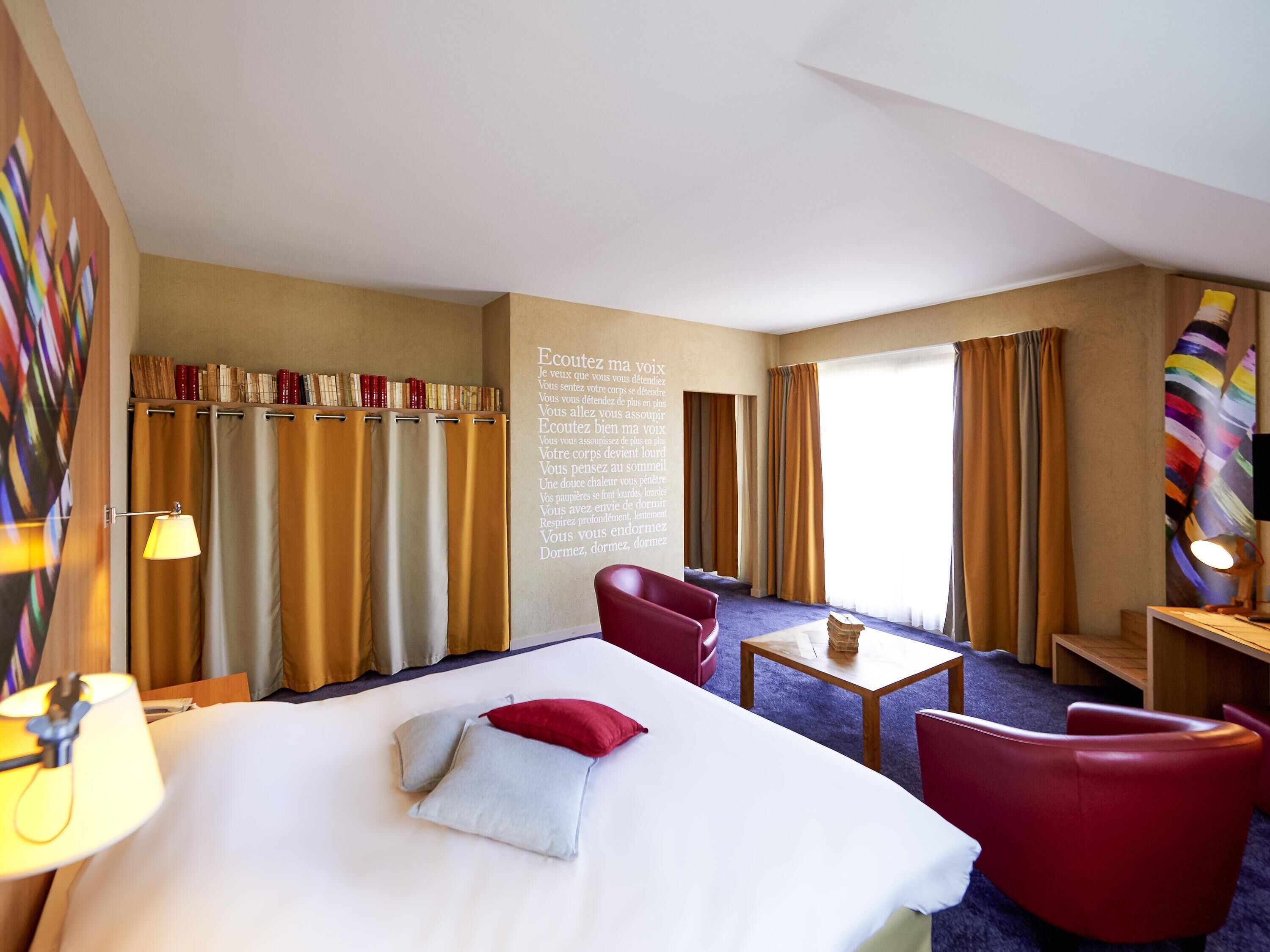 1 bedroom, premium bedding, in-room safe, desk