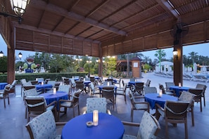 Poolside bar