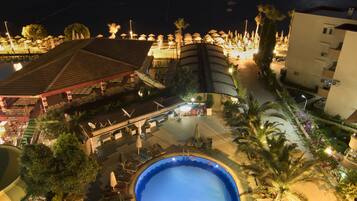 Outdoor pool, pool loungers