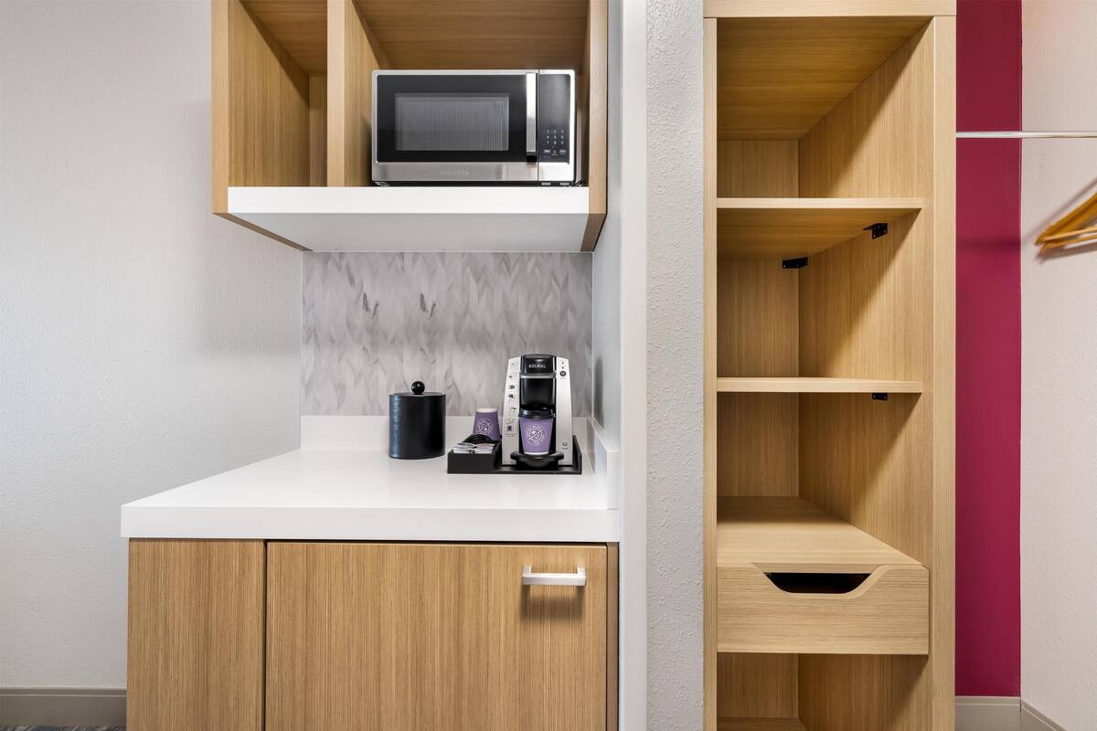 In-room safe, iron/ironing board, cribs/infant beds, rollaway beds