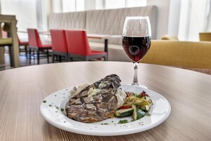 Se sirven desayunos y cenas