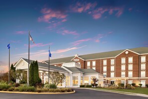 Exterior - Hilton Garden Inn Mystic/Groton (Groton)