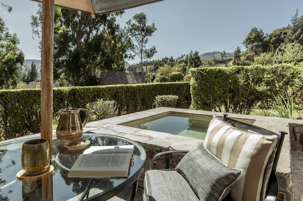 Egyptian cotton sheets, premium bedding, down duvets, in-room safe