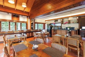Breakfast, lunch, dinner served; Thai cuisine, al fresco dining