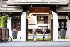 Bicycling - Rimping Village Hotel (Chiang Mai)