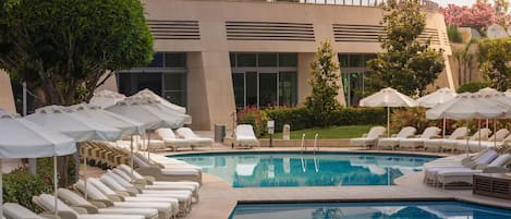 Indoor pool, 8 outdoor pools, pool umbrellas, sun loungers