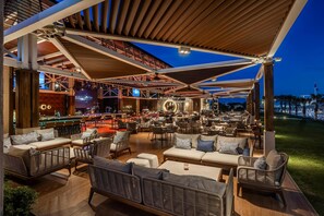 5 bars/lounges, 2 poolside bars, 2 beach bars, swim-up bar