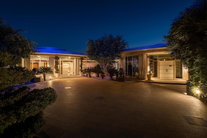 Villa Leo