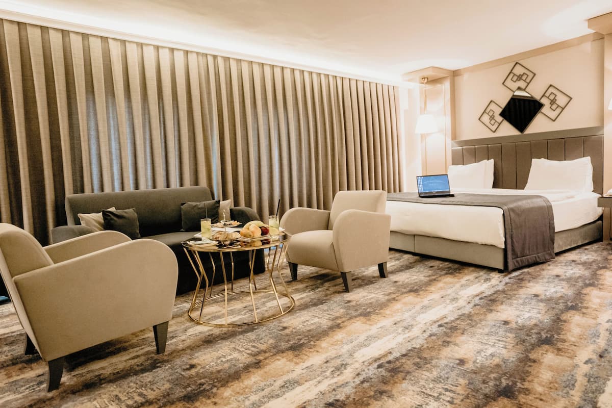 Minibar, in-room safe, desk, soundproofing