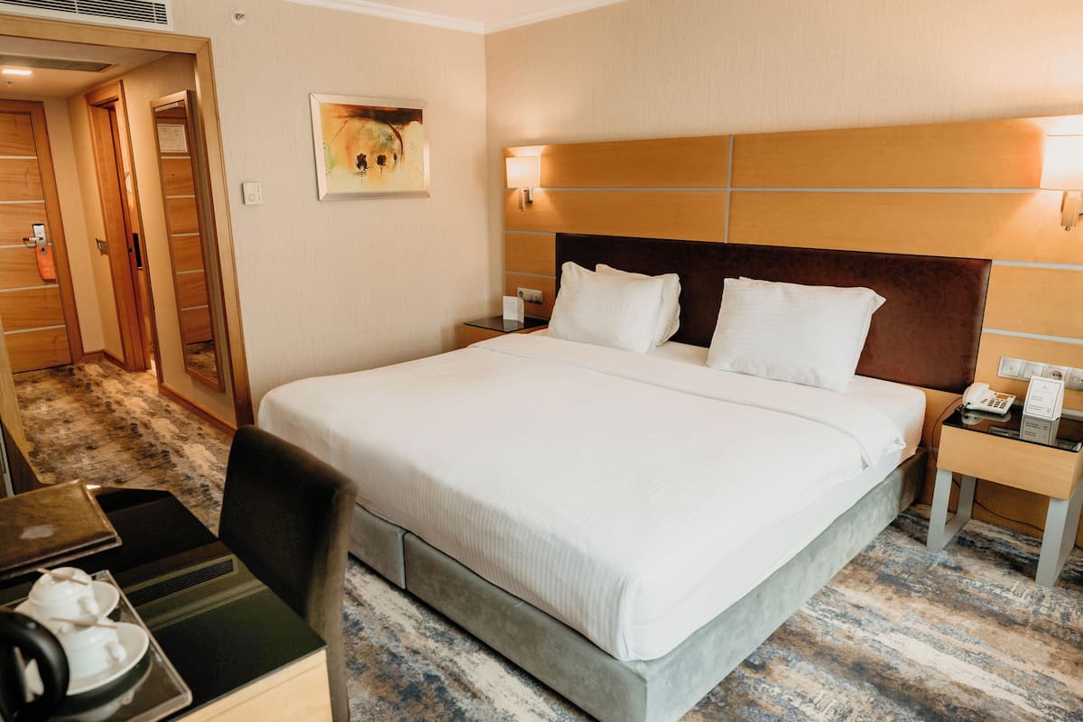 Minibar, in-room safe, desk, soundproofing