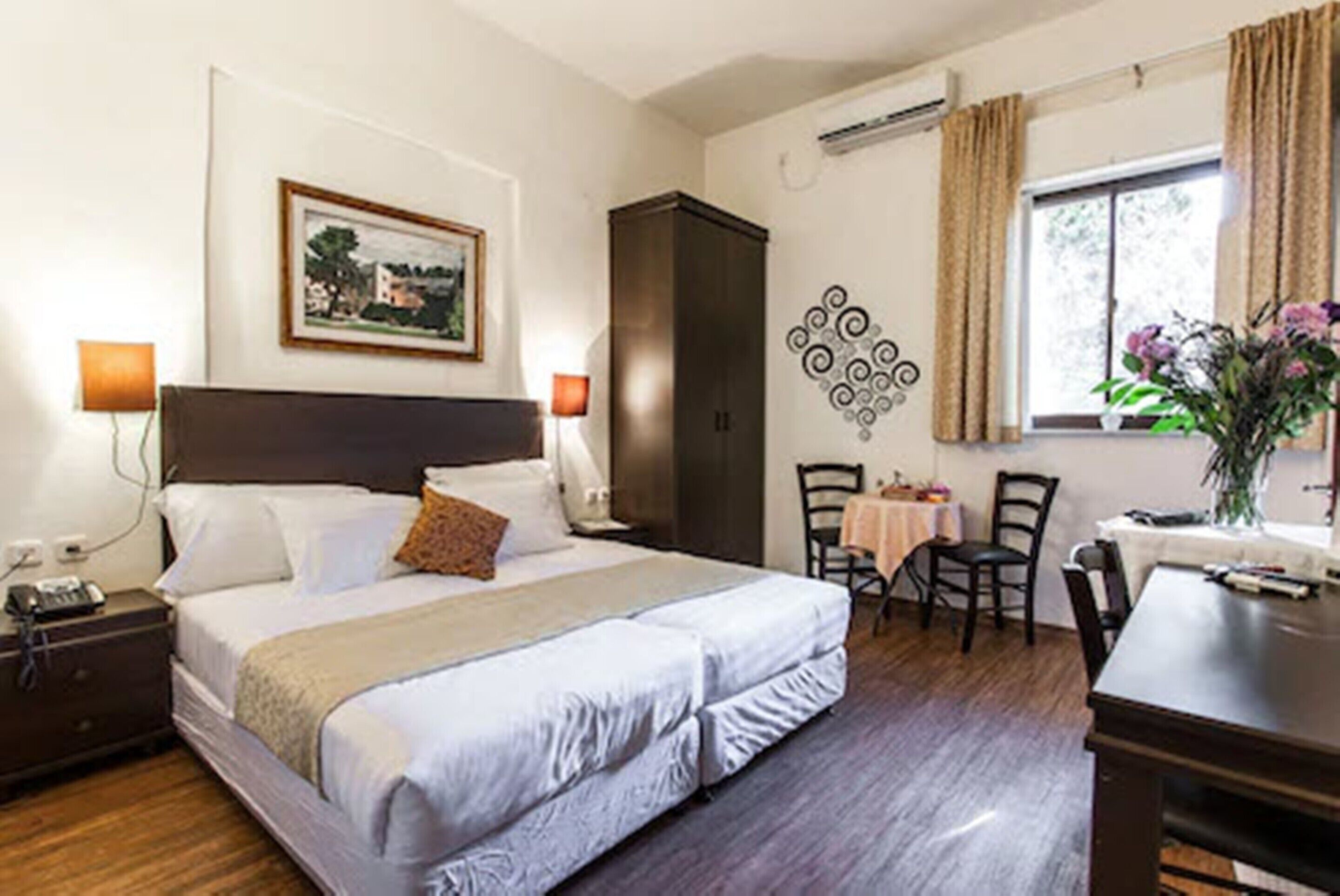 standard single room | in-room safe, desk, iron/ironing board, free wifi