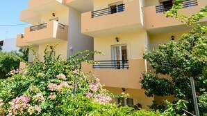 In-room safe, iron/ironing board (on request), cribs/infant beds, WiFi - Argyro Apartments (Agios Nikolaos)