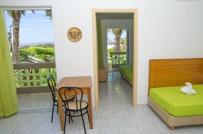 1 bedroom, blackout drapes, soundproofing, cribs/infant beds - Giakalis ApartHotel (Kos)